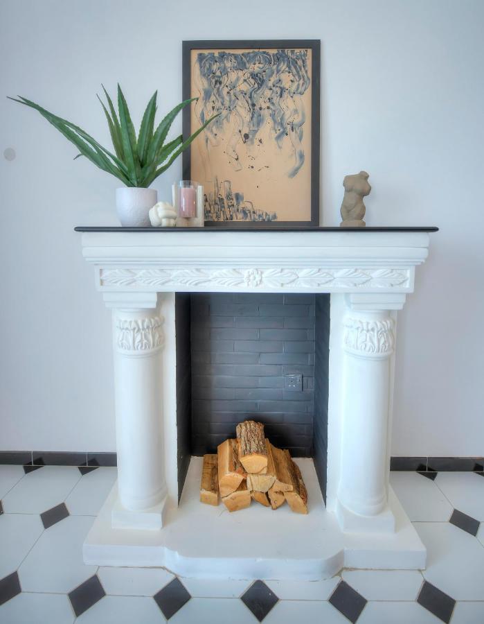 Beautifully Furnished Seafront 4 Bedrooms Goslm-4