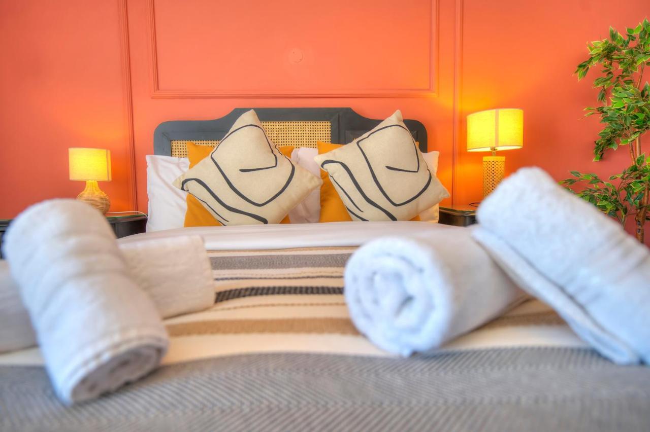 Apartment Beautifully Furnished Seafront 4 Bedrooms Goslm-4