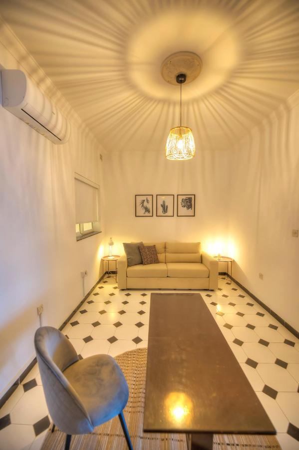 Beautifully Furnished Seafront 4 Bedrooms Goslm-4 Apartment